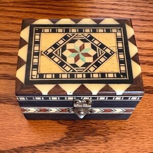 Handmade Wooden Inlaid Marquetry Jewelry Trinket Box Souvenir of Granada Spain